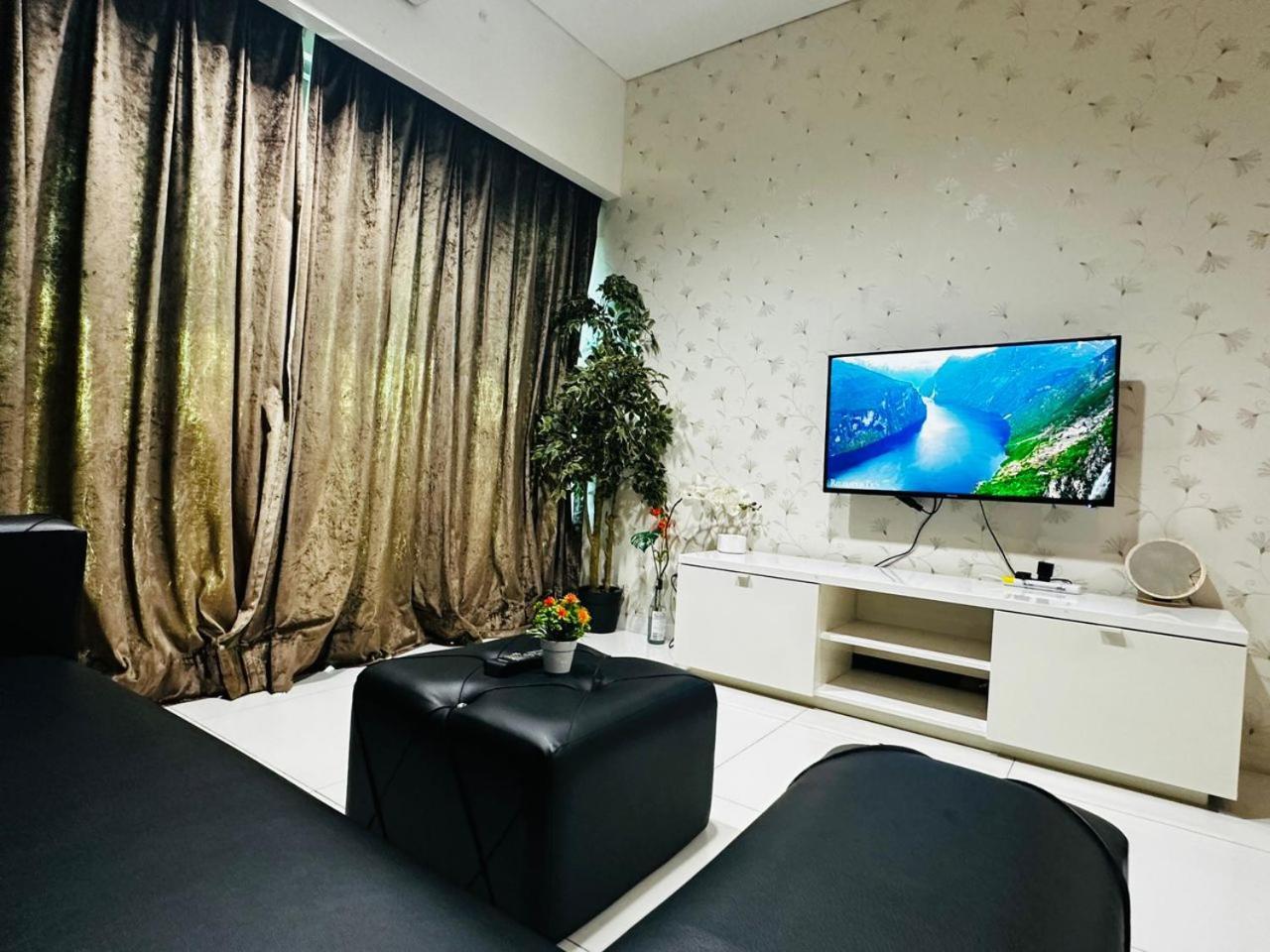 Summer Suites Klcc By Purple Orchid Kuala Lumpur Luaran gambar