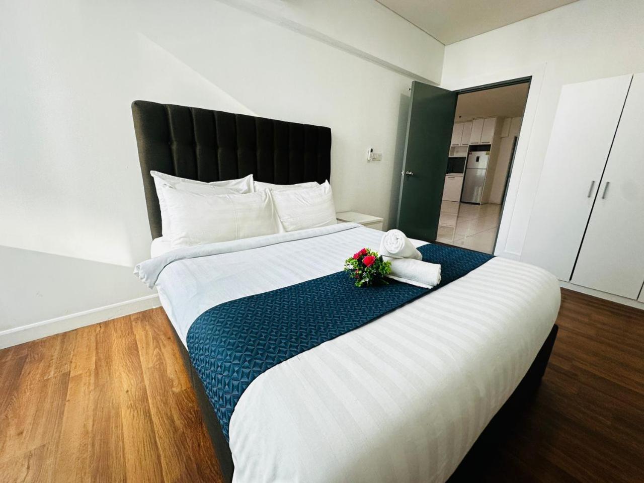 Summer Suites Klcc By Purple Orchid Kuala Lumpur Luaran gambar
