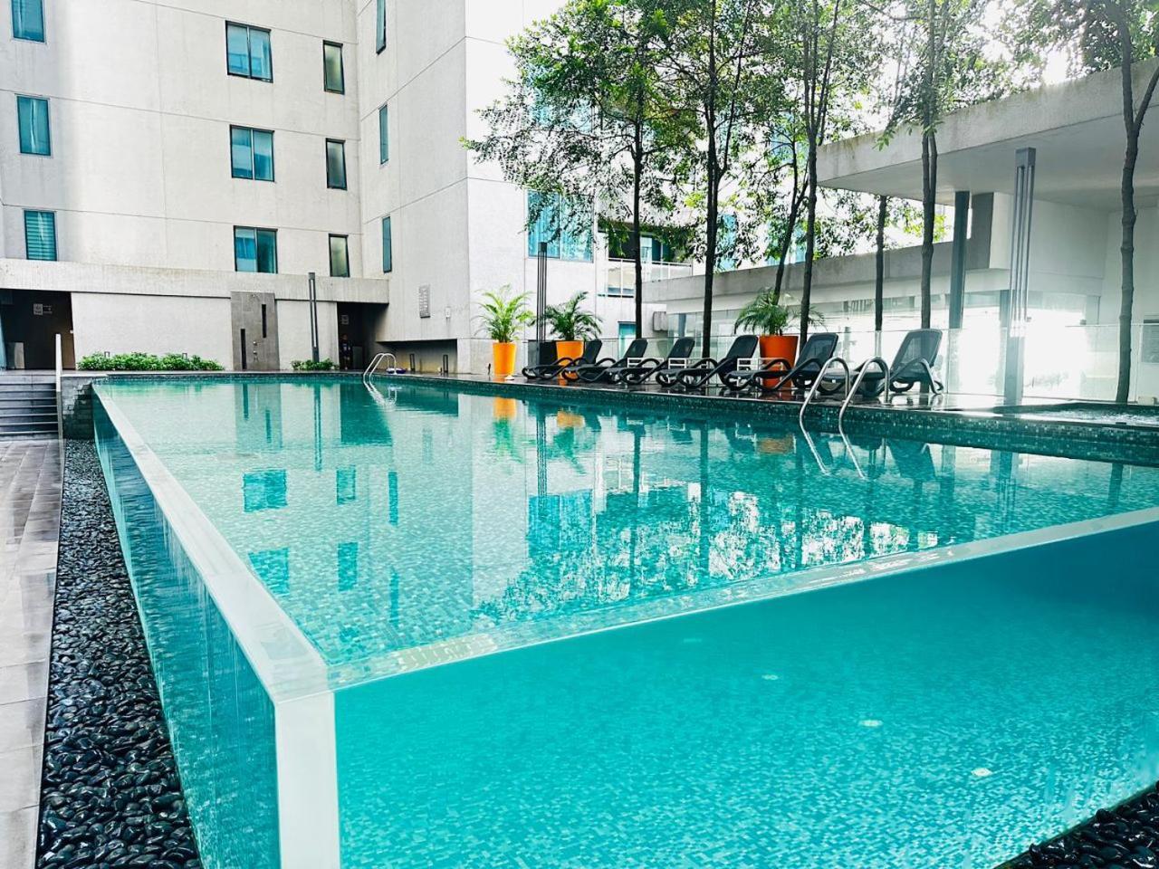 Summer Suites Klcc By Purple Orchid Kuala Lumpur Luaran gambar