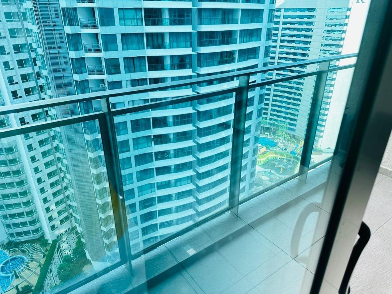 Summer Suites Klcc By Purple Orchid Kuala Lumpur Luaran gambar